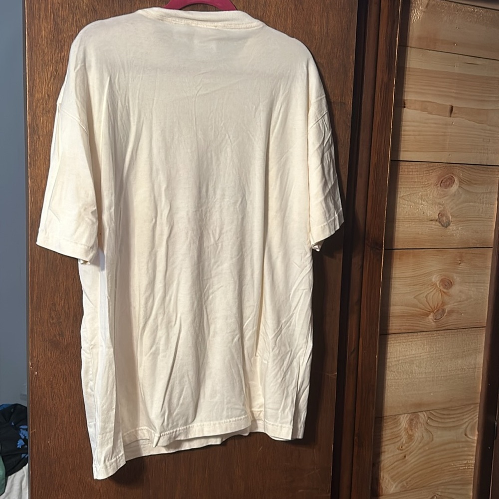 Winnie the Pooh Tshirt L/XL - Picture 4 of 5